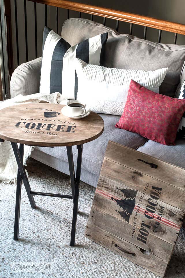 Rustic Wooden Coffee Table and Platter #farmhouse #livingroom #decorhomeideas