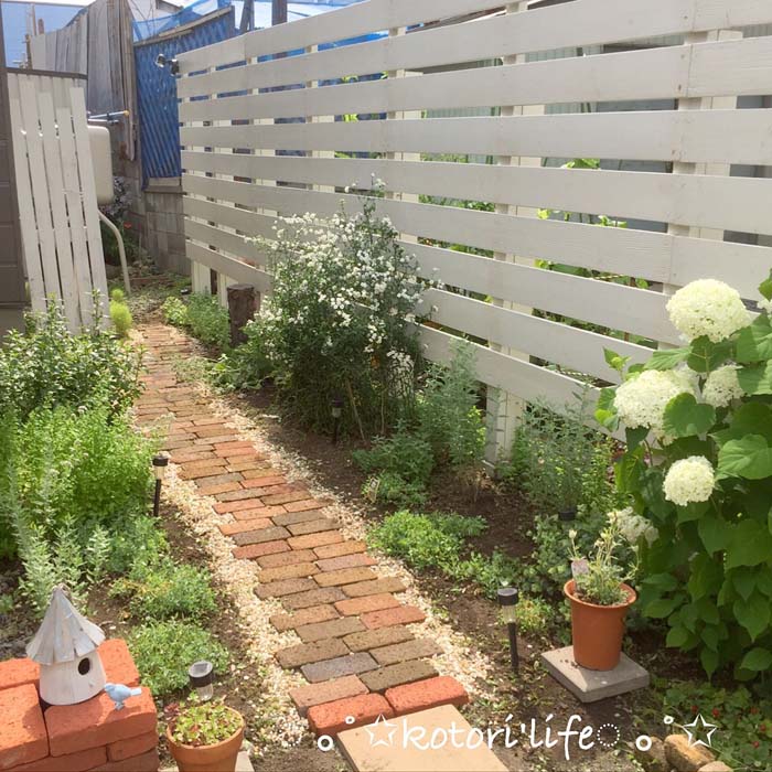 Separate Vegetable From Flower Garden With A Slat Fence #woodenslats #homedecor #decorhomeideas