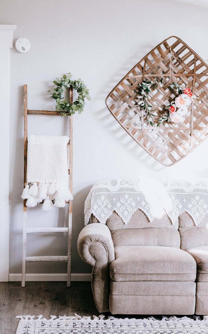 Tall White Dipped Blanket Ladder #farmhouse #livingroom #decorhomeideas
