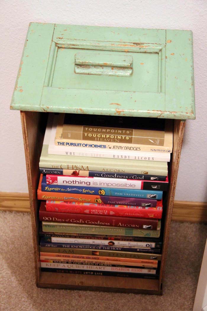 The Start of Your Home Library #recycle #olddrawer #decorhomeideas