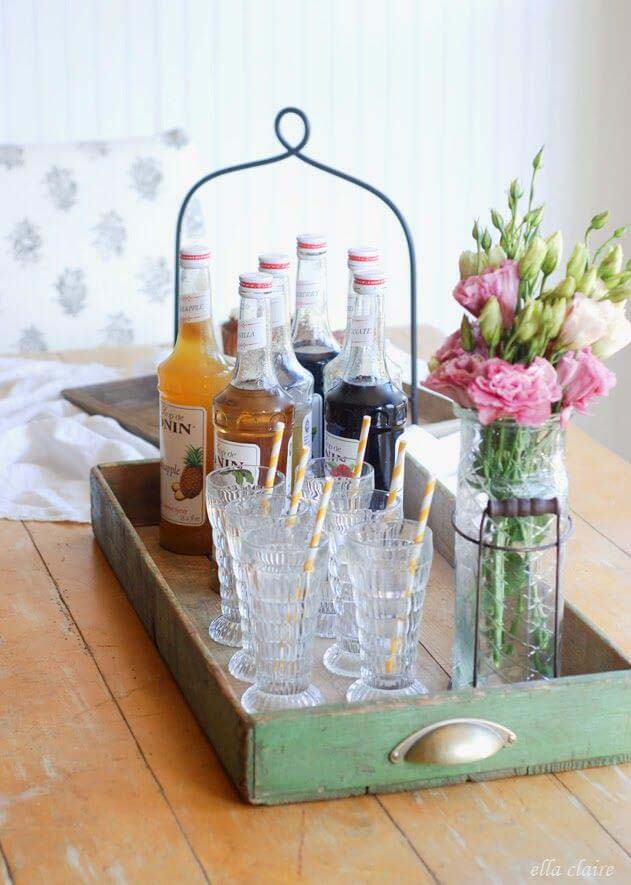Tray for Drinks and Glasses from Recycled Drawer #recycle #olddrawer #decorhomeideas