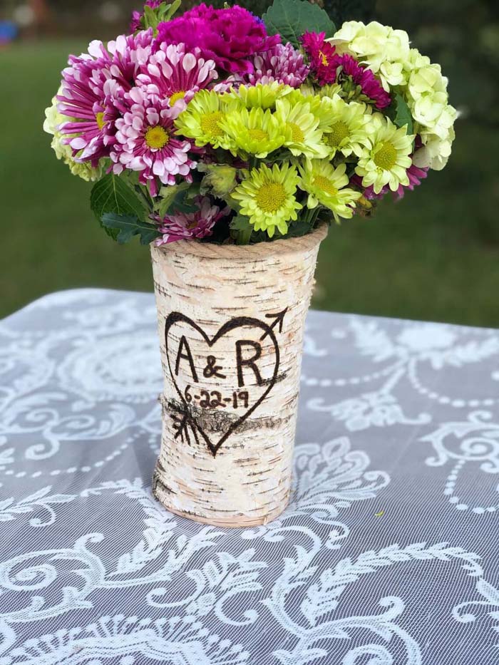 Tree Trunk Styled Wood Burned Vase #woodburning #crafts #decorhomeideas