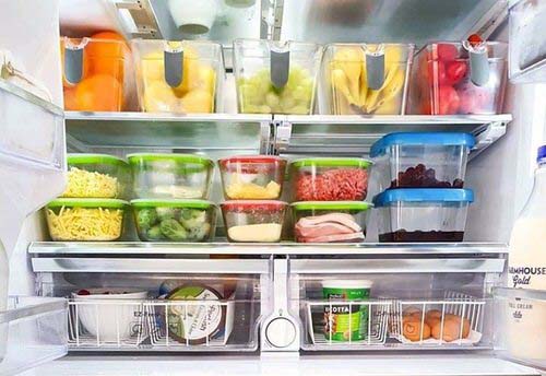 Use Rectangular and Square Containers #refrigerator #storage #organization #decorhomeideas