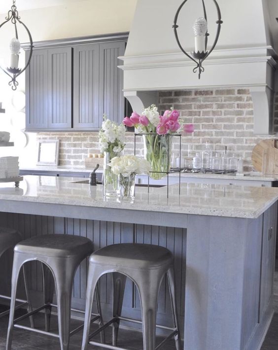 Whitewashed Brick With Painted Cabinets #brickbacksplash #kitchen #decorhomeideas