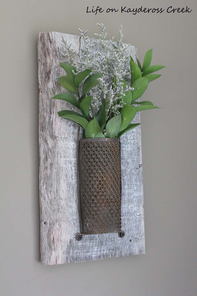 Whitewashed Wood and Antique Brass Wall Sconce #rustic #walldecor #decorhomeideas