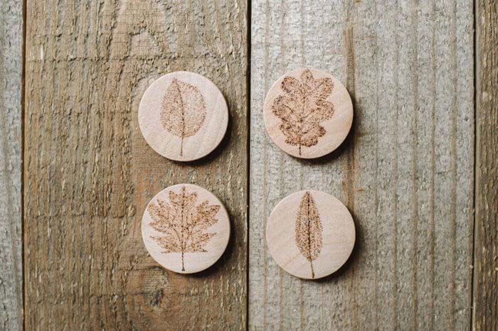 Wood Burned Magnets with Leaf Designs #woodburning #crafts #decorhomeideas