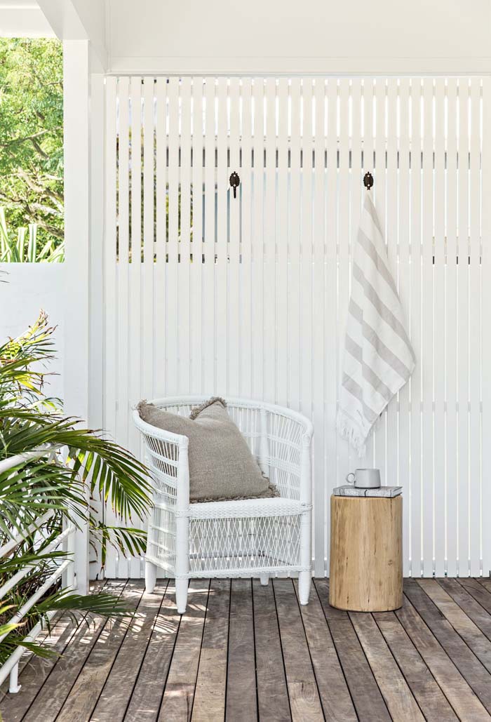 Zone Your Backyard With White Slat Partition #woodenslats #homedecor #decorhomeideas