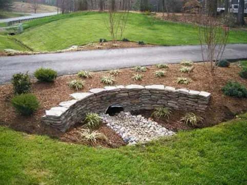 Build A Rock Wall #drainage #frontyard #landscaping #decorhomeideas