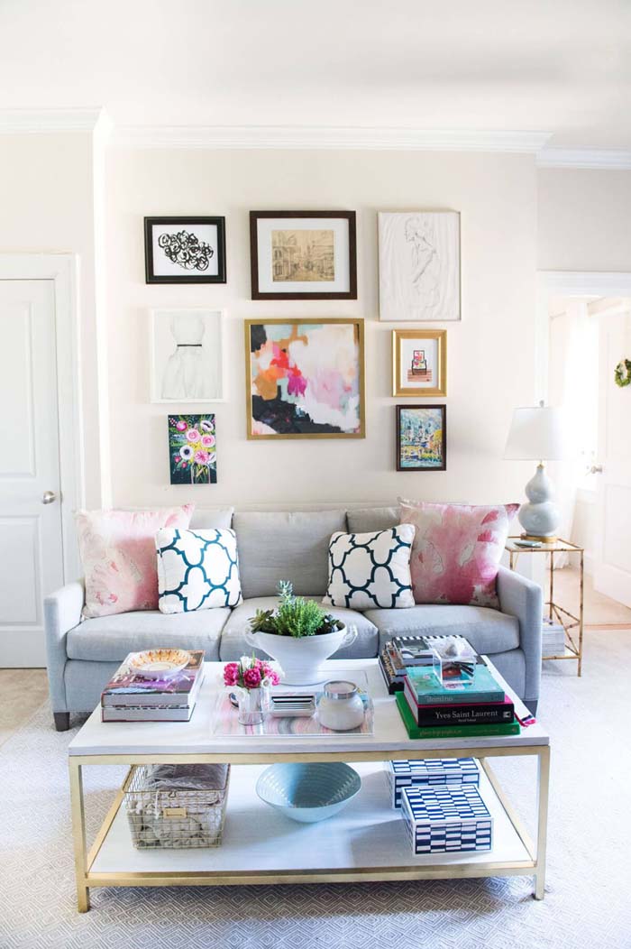 Chic and Eclectic Color Without Clutter #smallapartment #livingroom #decorhomeideas