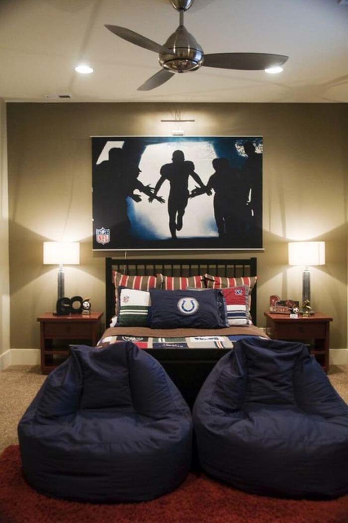 Hardcore Football Fan Teenage Boy Room #teenageboyroom #boyroom #decorhomeideas