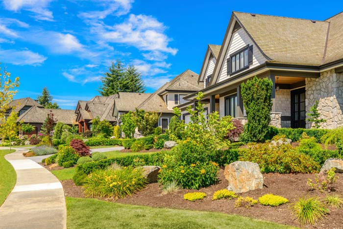 Ornamental Grass and Big Stones #rocksr #mulch #landscaping #decorhomeideas