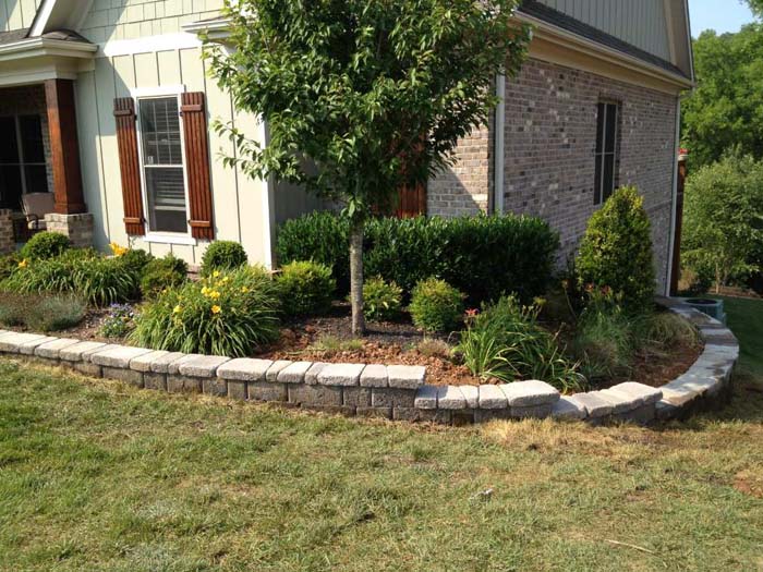 Raised Bed With Low-Maintenance Plants #rocksr #mulch #landscaping #decorhomeideas