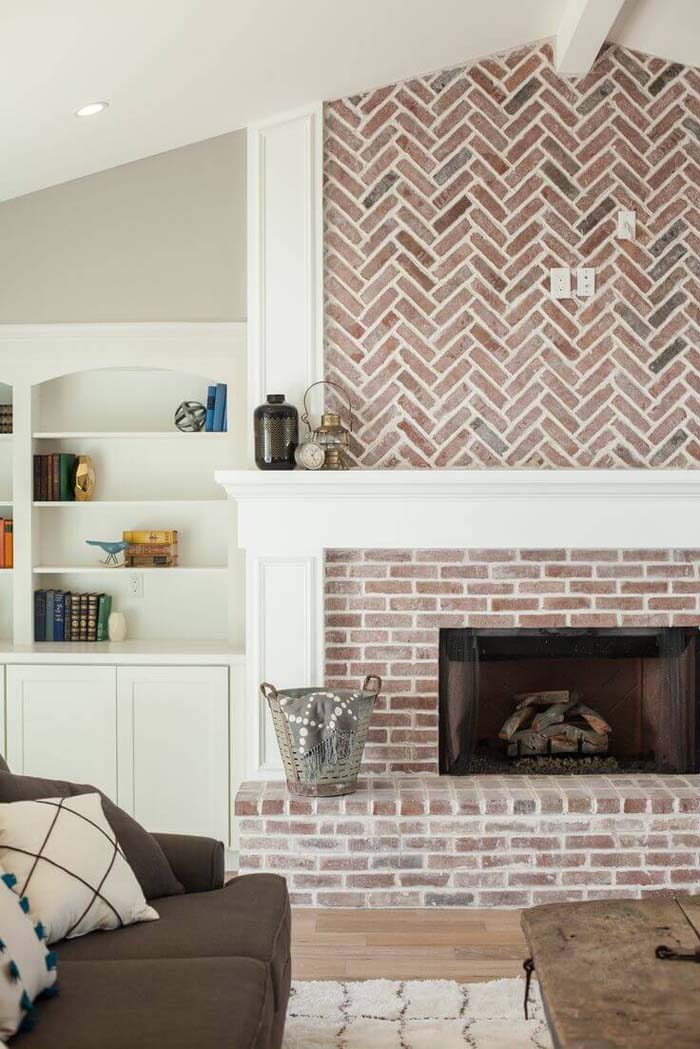 Red Brick Texture Makes Fireplace Stand Out #fireplace #design #decorhomeideas