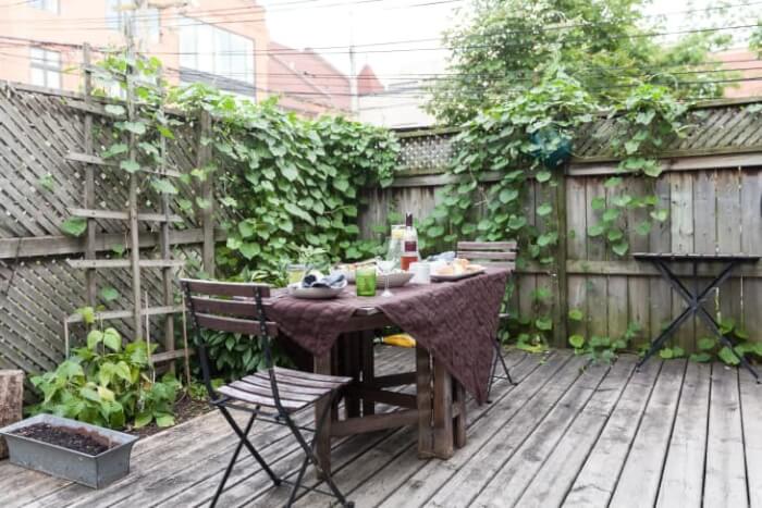 Rustic Wooden Deck For A Corner Of Living Outdoor Space #deckideas #backyard #decorhomeideas