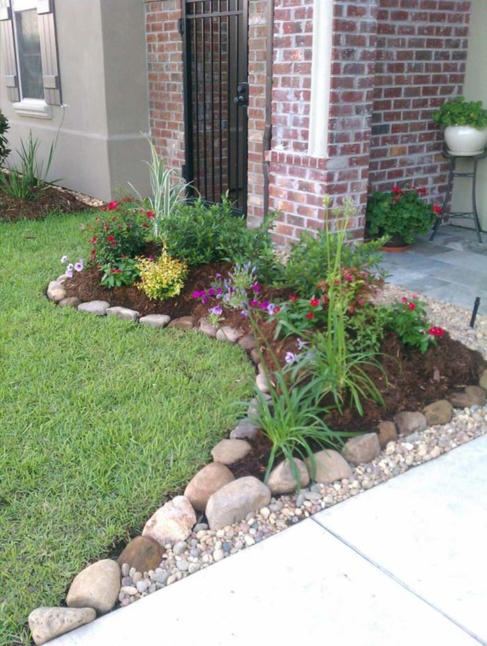 Small Corner Garden #rocksr #mulch #landscaping #decorhomeideas