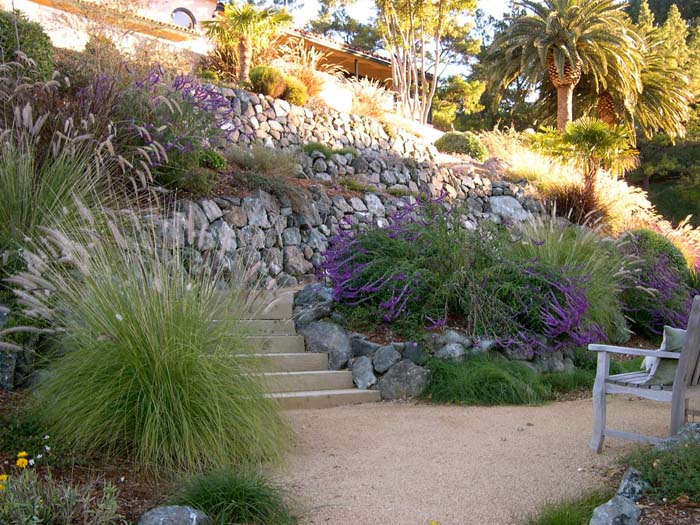 Stone Wall With Stairs #hillsidelandscaping #budget #decorhomeideas