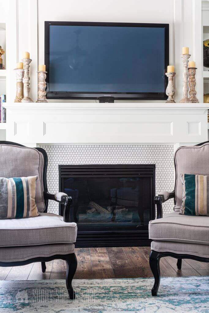 Tiny White Hexagon Covered Modern Fireplace #fireplace #design #decorhomeideas