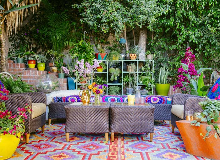 Vividly Colorful and Whimsical Seating Area #outdoorlivingspaces #decorhomeideas