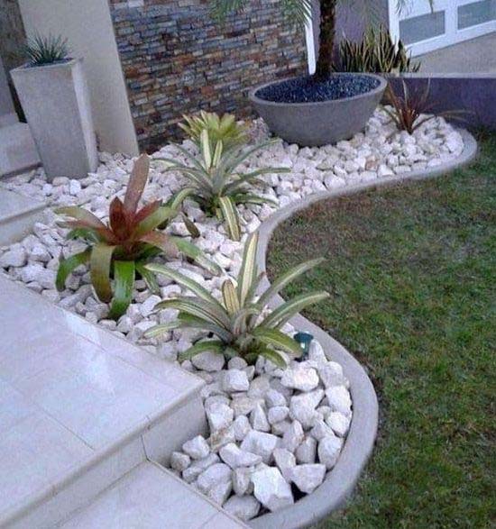 White Rock Garden #smallcorner #rockgarden #decorhomeideas