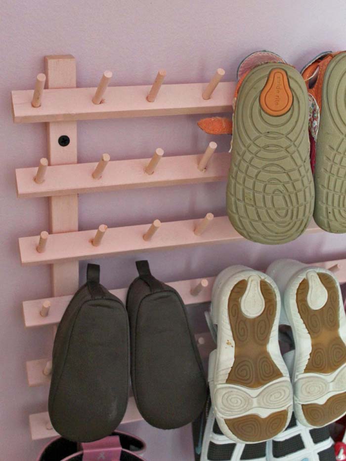 https://www.decorhomeideas.com/wp-content/uploads/2022/02/wooden-shoe-hanging-hooks.jpg