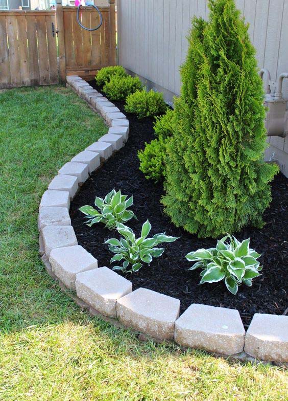 Black Mulch Adds Depth #blackmulch #landscaping #decorhomeideas