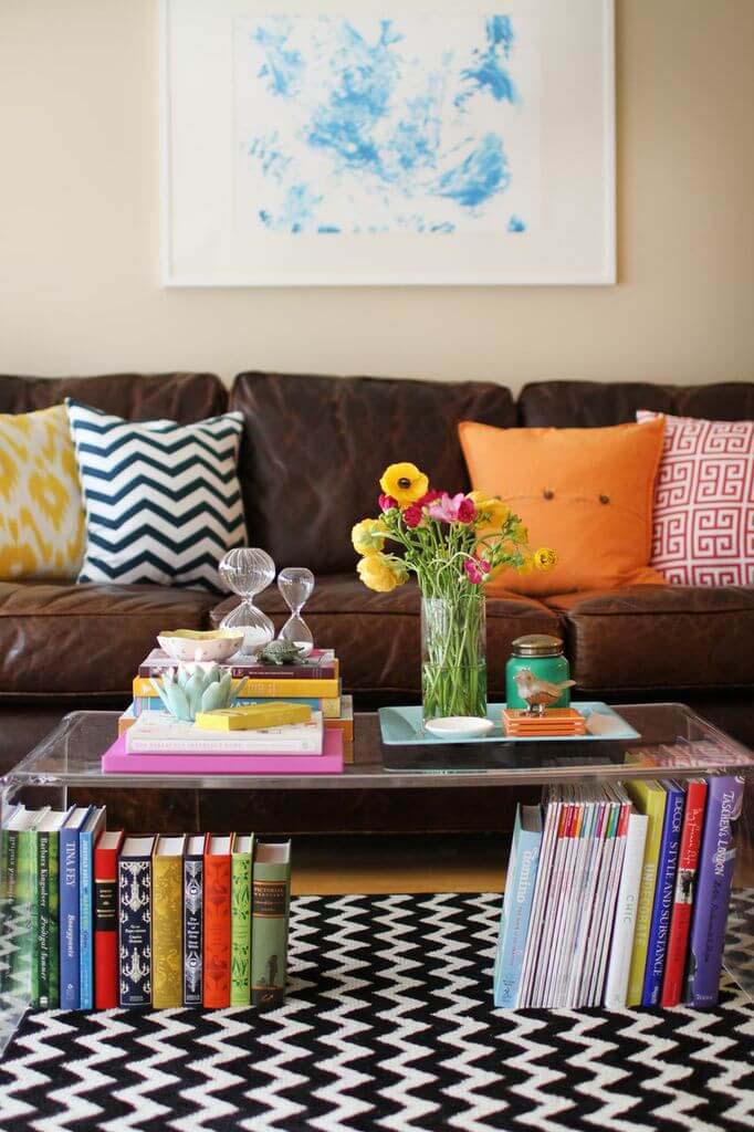 Book-lover's Dream Acrylic Table with Storage Space and a Poppy Bouquet #coffeetabledecor #decorhomeideas