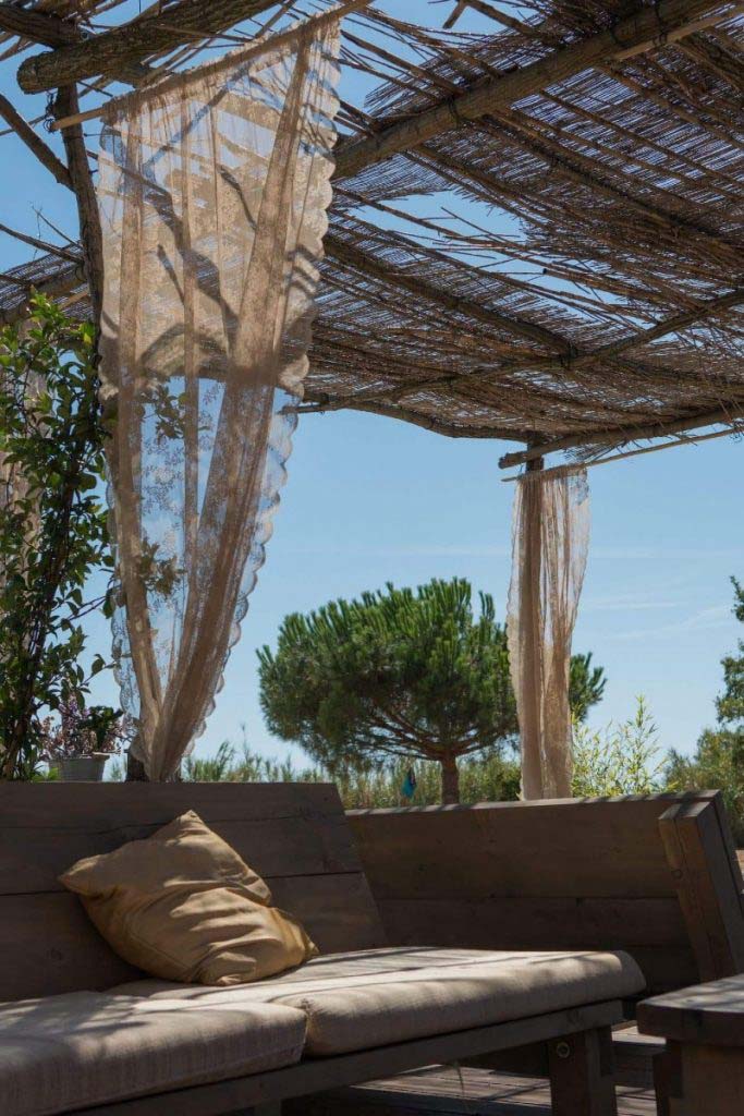 Bring the Natural Feel Using Reed Grass #coveredpatio #pergola #decorhomeideas