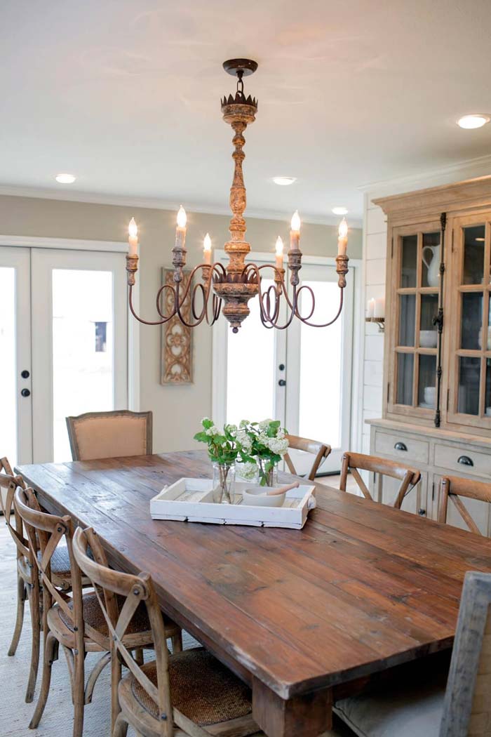 Charming Weathered Iron Chandelier #farmhouse #lighting #decorhomeideas