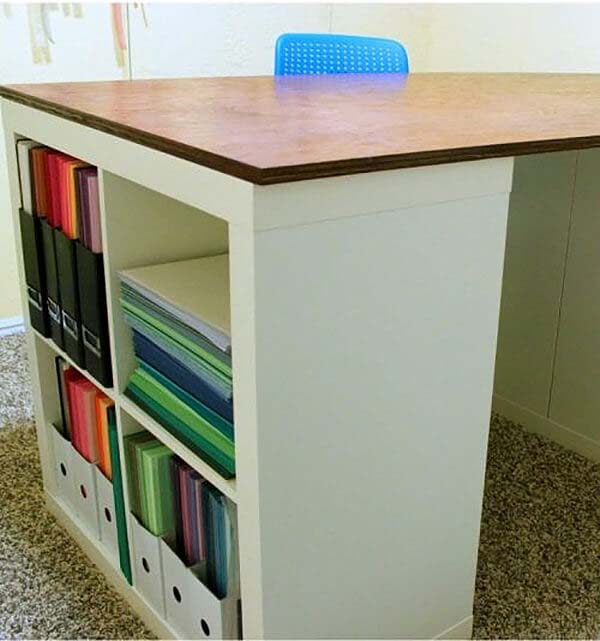Cool Custom Craft Table with Shelves #diy #crafttables #desks #decorhomeideas