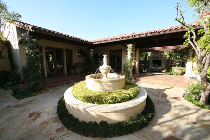 Courtyard Fountain #waterfountain #landscaping #decorhomeideas