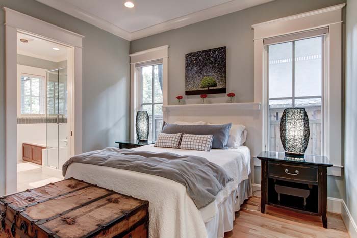 Cozy Grey Bedroom With Rustic Elements #greybedroom #decorhomeideas