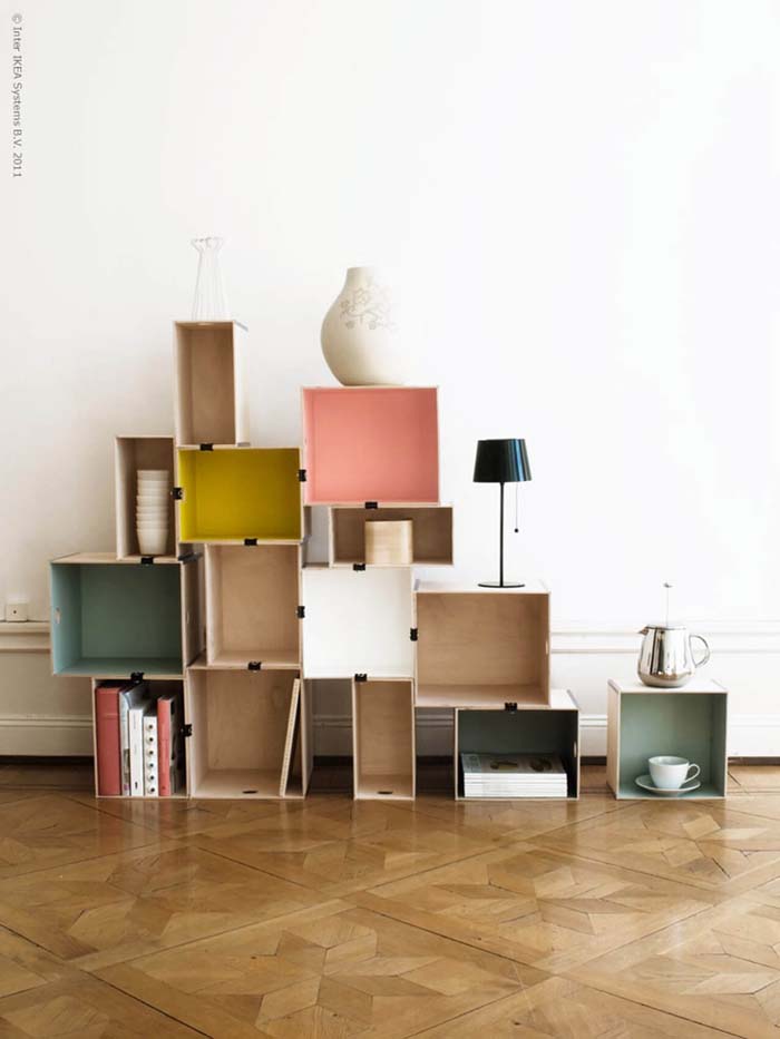 Cubist Plywood Box Bookshelf with Binder Clips #diybookshelf #decorhomeideas