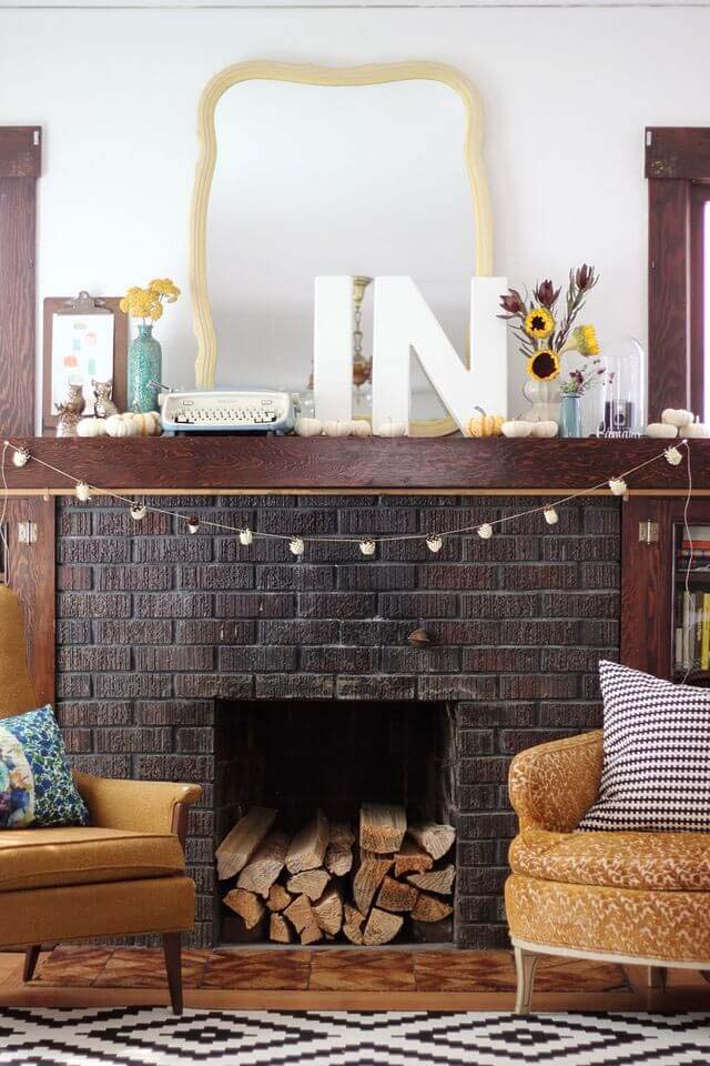 Delightfully Eclectic Fall Mantel Home Decor Idea #brickfireplace #decorhomeideas
