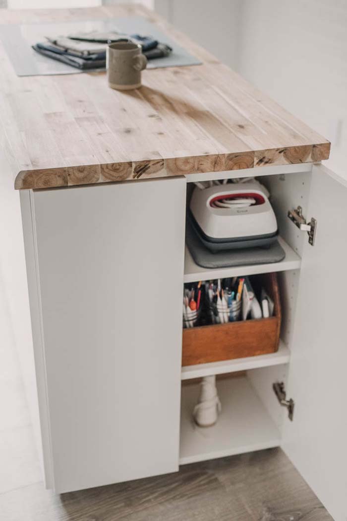 DIY Craft Table with Hidden Storage #diy #crafttables #desks #decorhomeideas