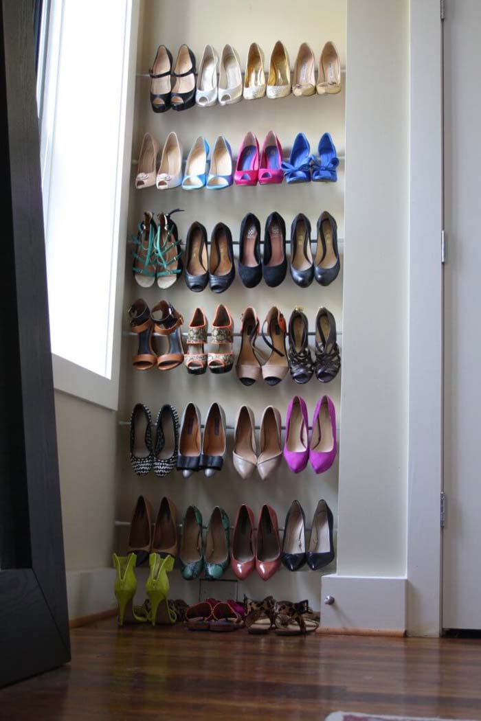 Flush against the Wall Heel Hangers #entrywayshoestorage #decorhomeideas