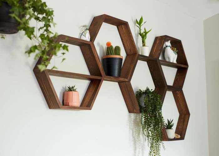 Geometrical Wooden Floating Hexagon Shelf System #floatingshelf #organization #decorhomeideas