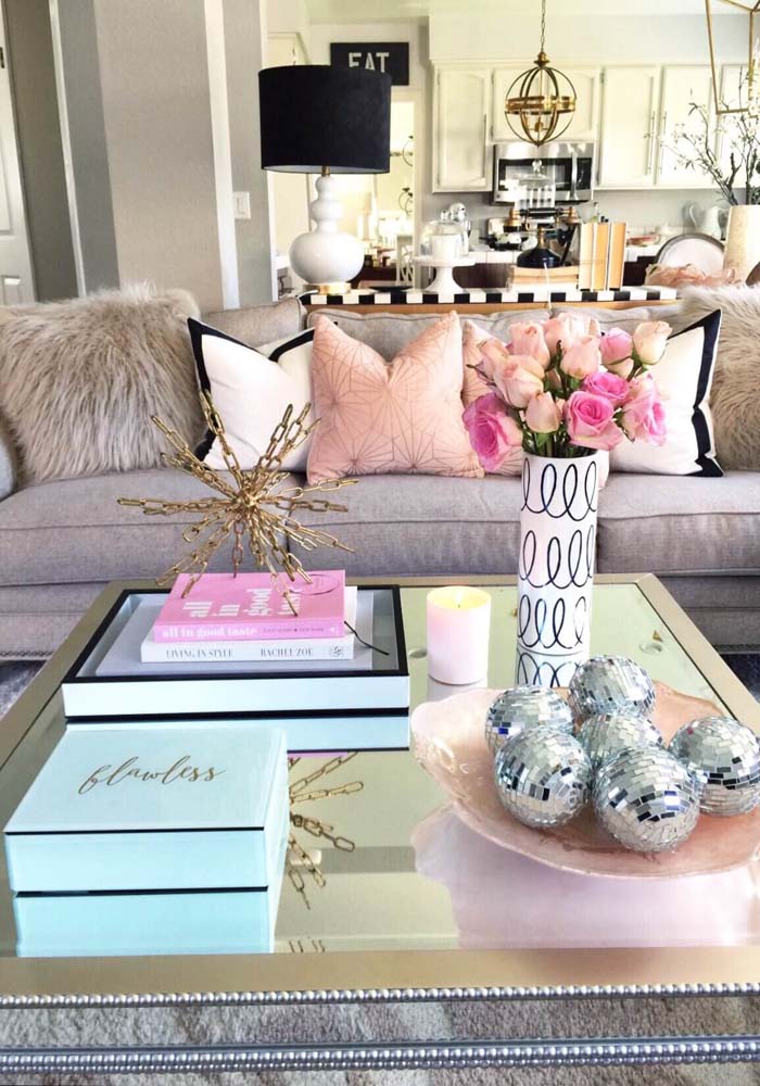 Glamorous Mirrored Table with Metallic Accent Art #coffeetabledecor #decorhomeideas