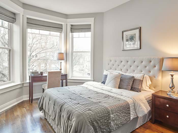 Grey Bedroom With Medium Tone Wooden Floor #greybedroom #decorhomeideas