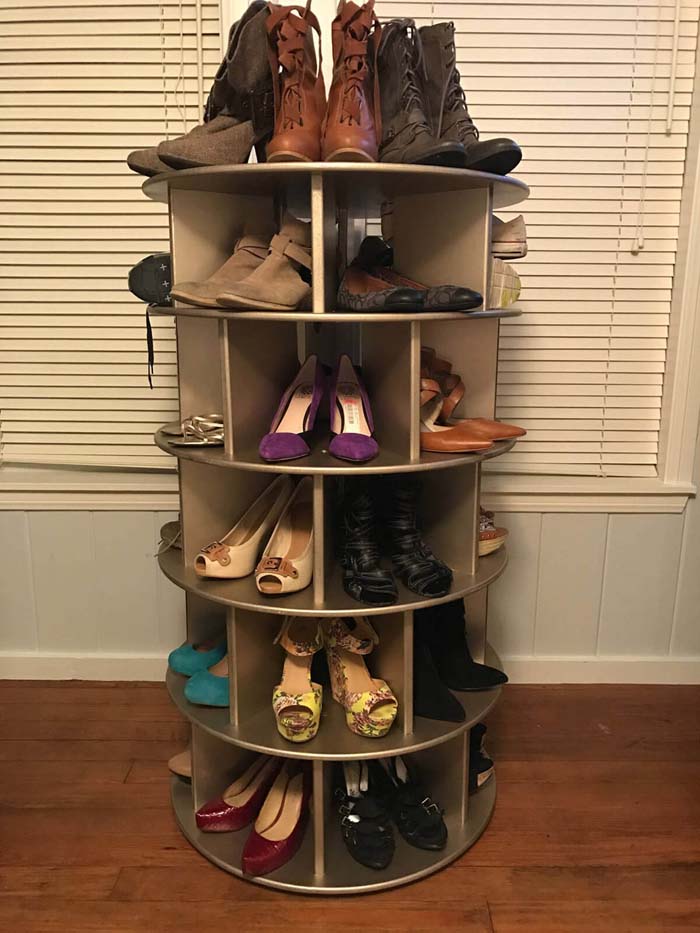 Highly Functional Round Spinning Shoe Rack #entrywayshoestorage #decorhomeideas