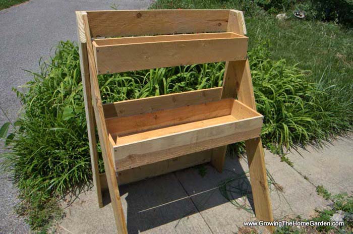 How to Build a Raised Multi-Leveled Garden Planter Box #decorhomeideas