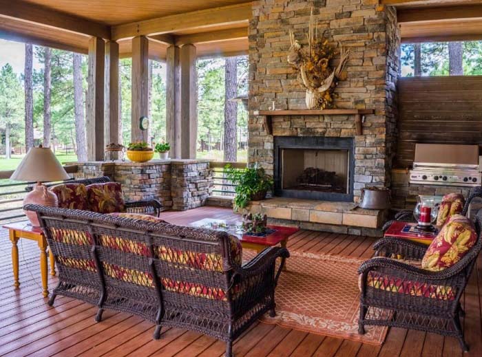 Incorporate the Tuscan Feel with Wood and Bricks #coveredpatio #pergola #decorhomeideas