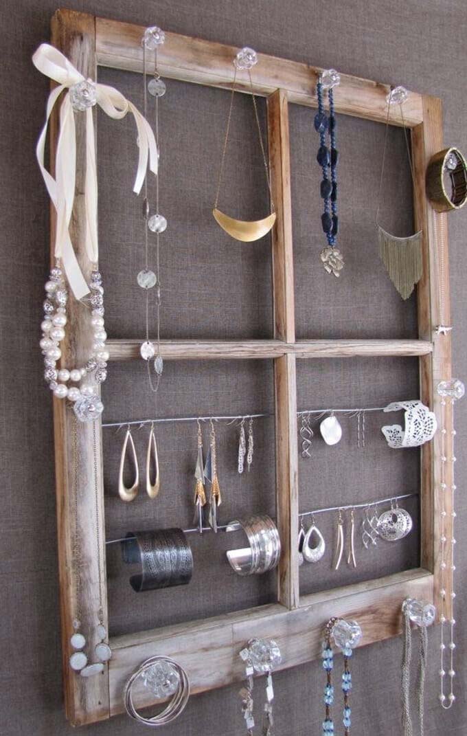 Jewelry Organizer With Glass Knobs #oldwindows #repurpose #decorhomeideas