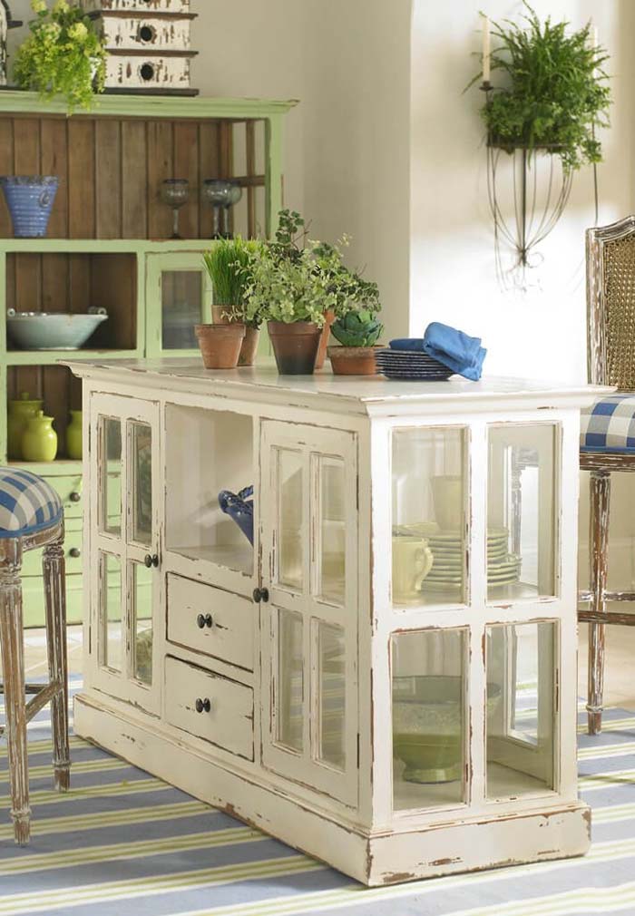 Old Frames Anchor A Kitchen Island #oldwindows #repurpose #decorhomeideas