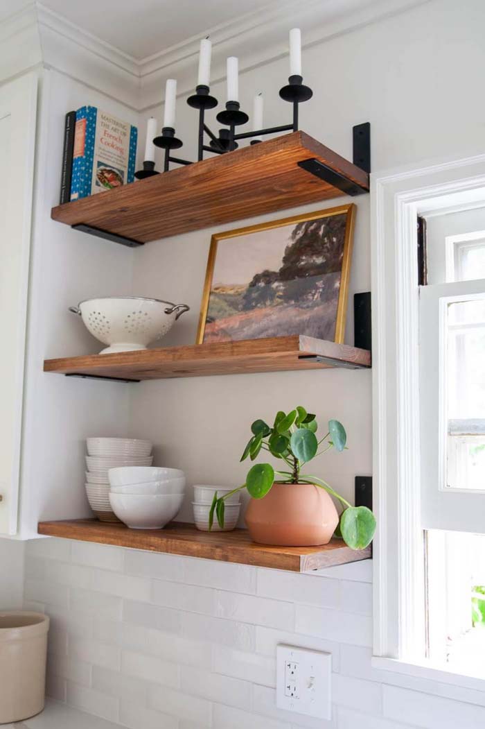 Simple and Traditional Wood Floating Kitchen Shelves #floatingshelf #organization #decorhomeideas