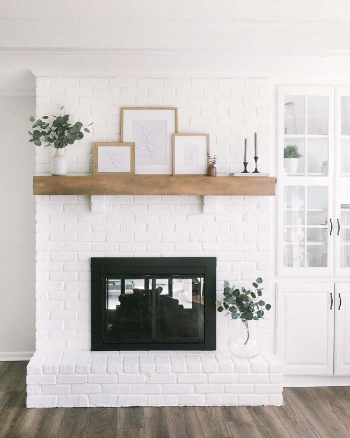 Simply Chic Farmhouse White Brick Fireplace Idea #brickfireplace #decorhomeideas