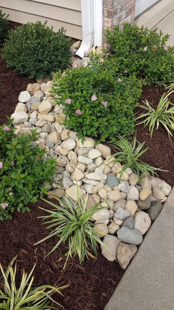 Use a Dry Creek Bed for a Downspout #dryriverbed #drycreek #decorhomeideas