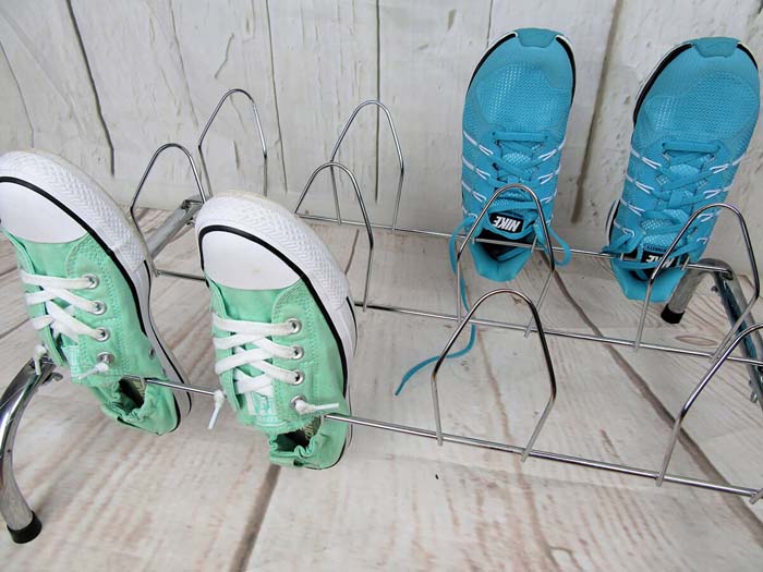 Wire Stand-Up Individual Shoe Holders #entrywayshoestorage #decorhomeideas