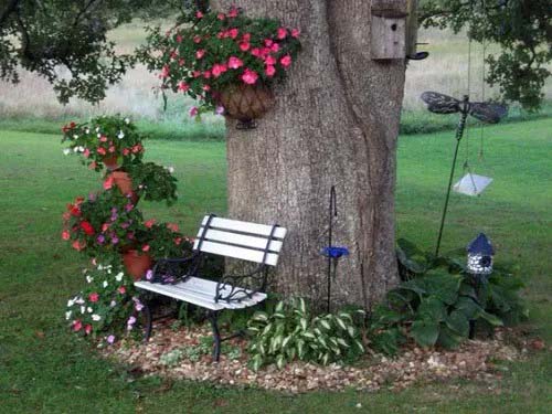 A Park Bench, A Big Shade Trees, and Plenty of Flowers #decorhomeideas