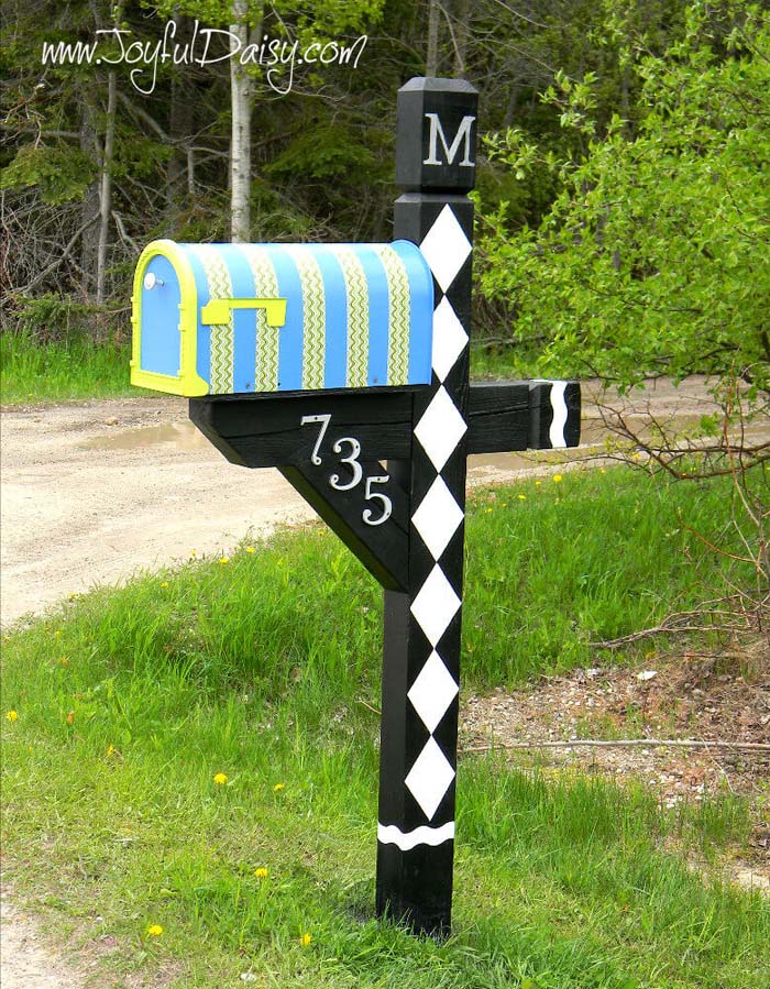 Bold Mix and Match Mailbox Ideas #decorhomeideas