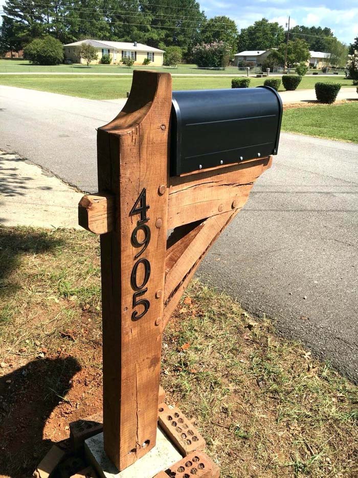 Classic Post and Beam Mailbox #decorhomeideas